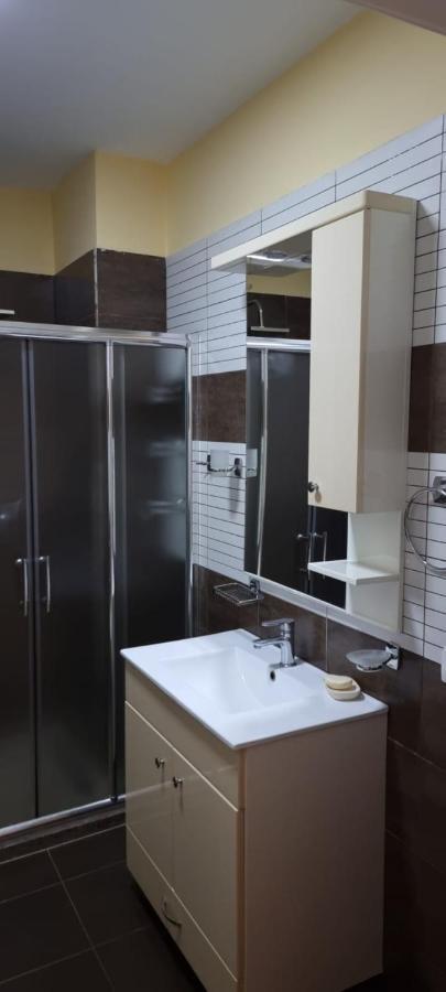 New & Great Located Apartment Near Center Tirana Zewnętrze zdjęcie